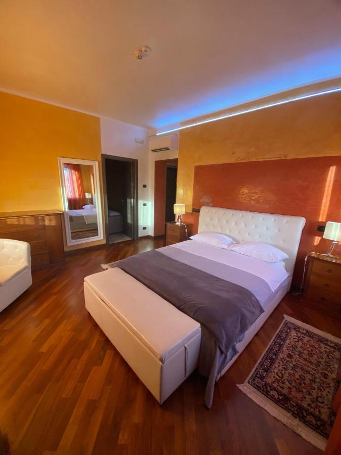 B2In Suite & Office Capriate San Gervasio Εξωτερικό φωτογραφία